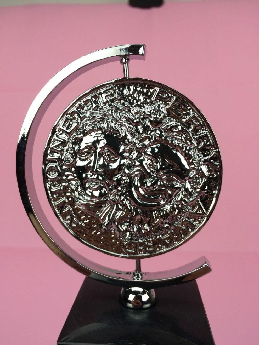 Wholesale Top Quality Metal Emmy Trophy Cup Custom Gold Plated Emmy Trophy Prize Awards