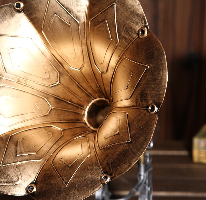 European Vintage Wrought Iron Window Model Phonograph Props Antique Ornaments Of Soft Decoration - 2